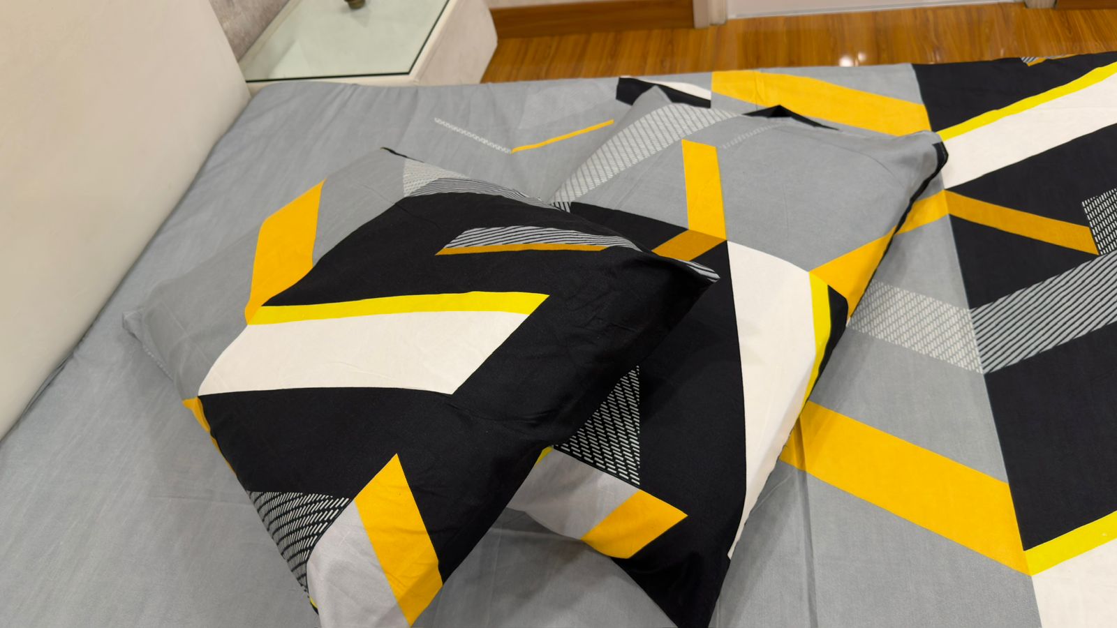 Tom Smith Bedsheet Set